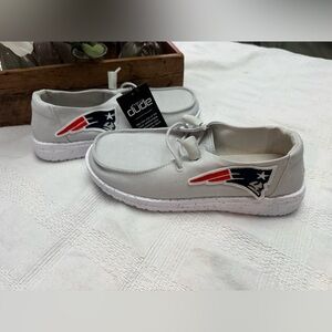 CUSTOM WOMENS NEW ENGLAND PATRIOTS HEY DUDES! Size 7